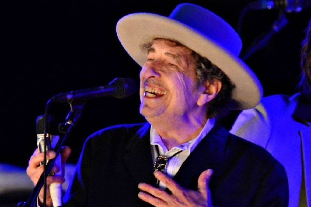 Bob Dylan akan rilis buku baru mengenai penulisan lagu pada November