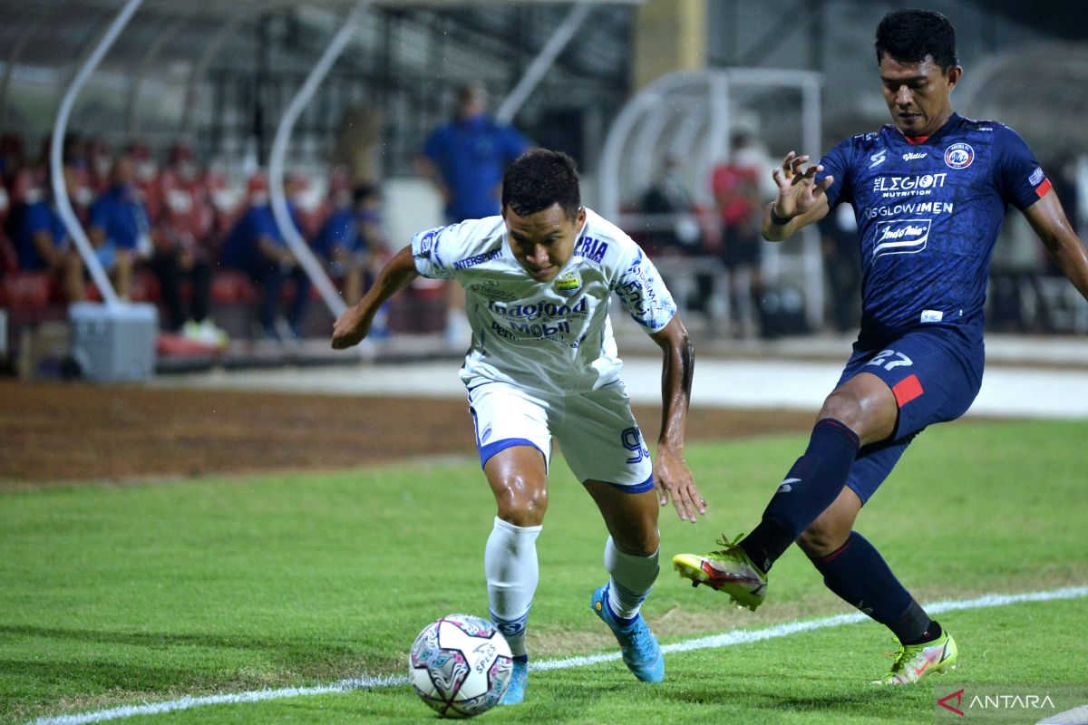 Liga Indonesia - Setelah operasi Erwin tak bisa bela Persib hingga akhir putaran pertama