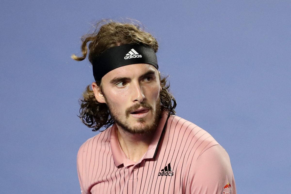 Tsitsipas siap bertanding  di Indian Wells usai pulih dari operasi siku