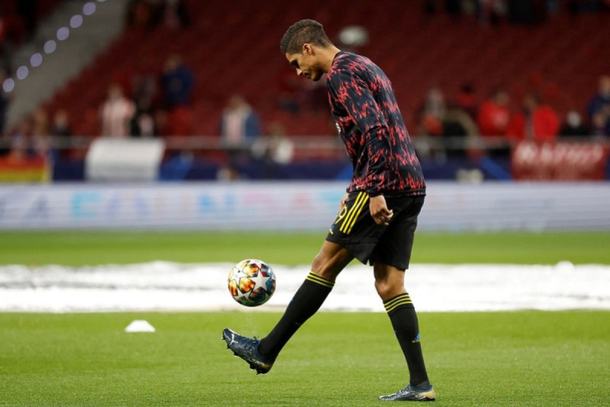 Varane kembali berlatih setelah pulih dari COVID