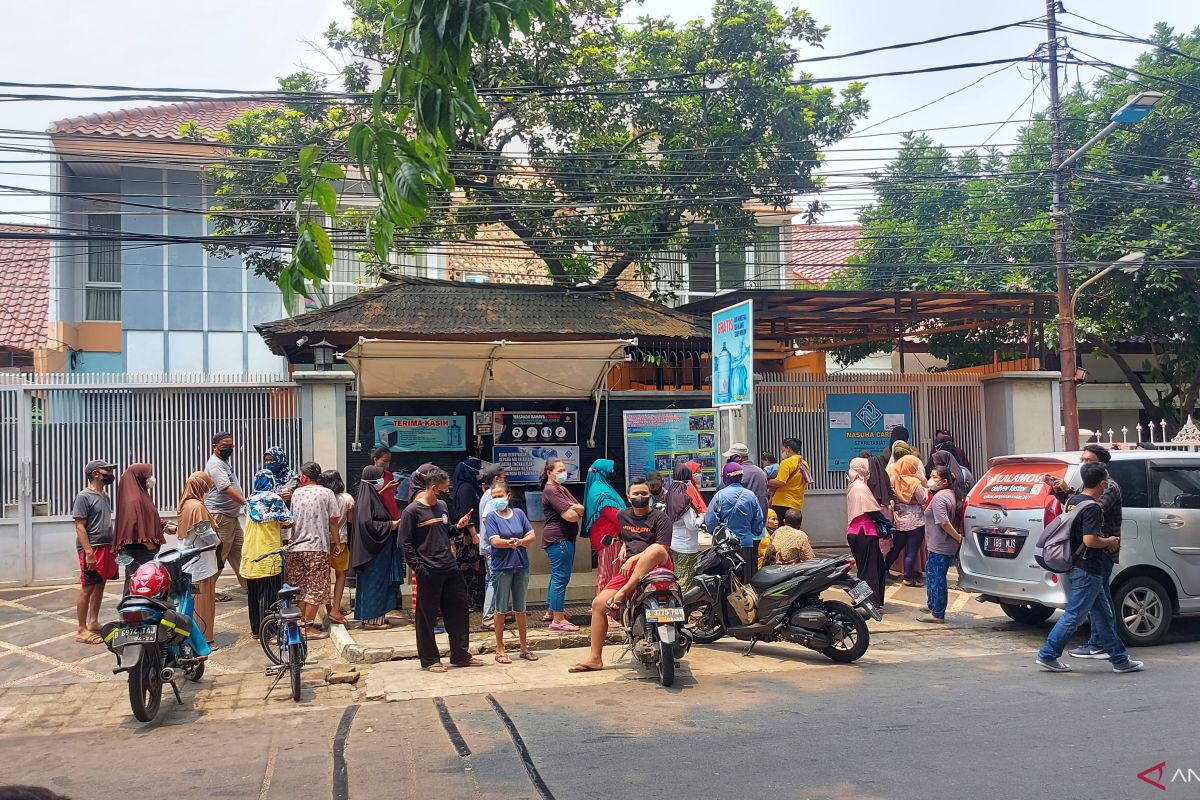 Panitia bazaar minyak goreng temukan  kupon palsu di Rawamangun