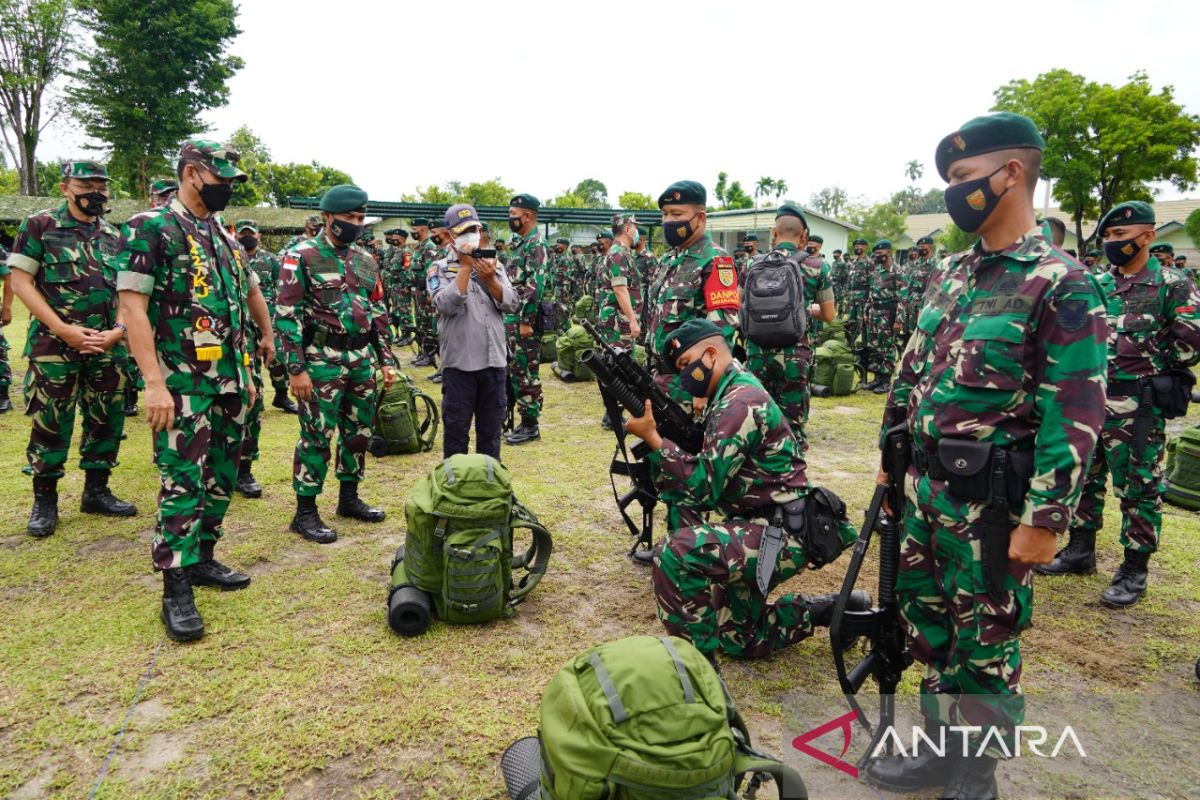 Asops Panglima TNI periksa kesiapan Yonif Raider 142/KJ jelang ke Papua