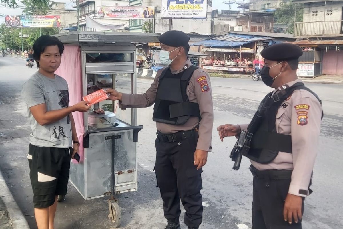 Polres Tanjungbalai edukasi prokes pakai masker kepada masyarakat