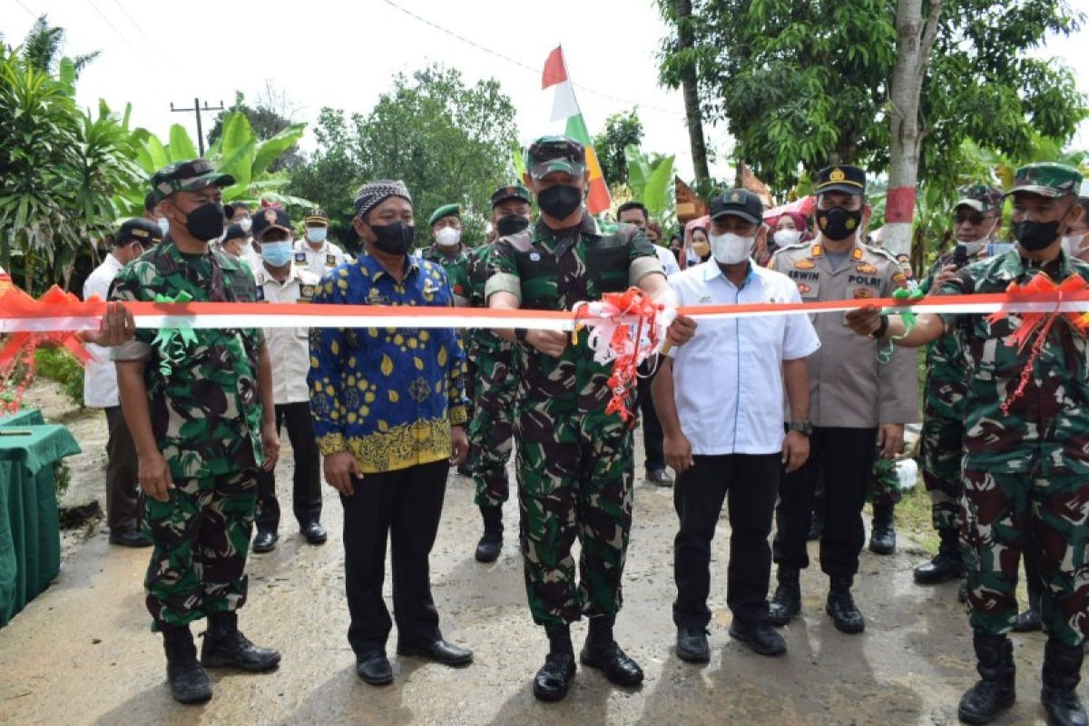 Dandim 0204-DS resmikan kampung Pancasila di Bangun Purba Tengah