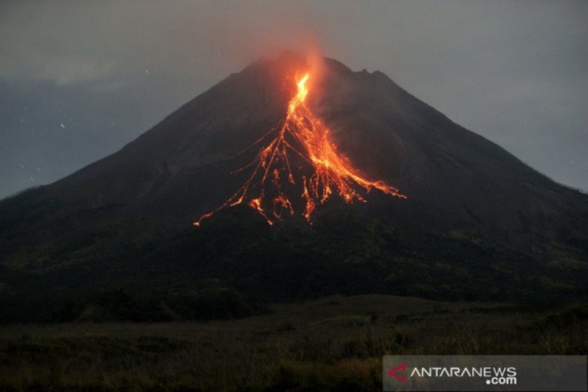 Warga di lereng Merapi mengungsi