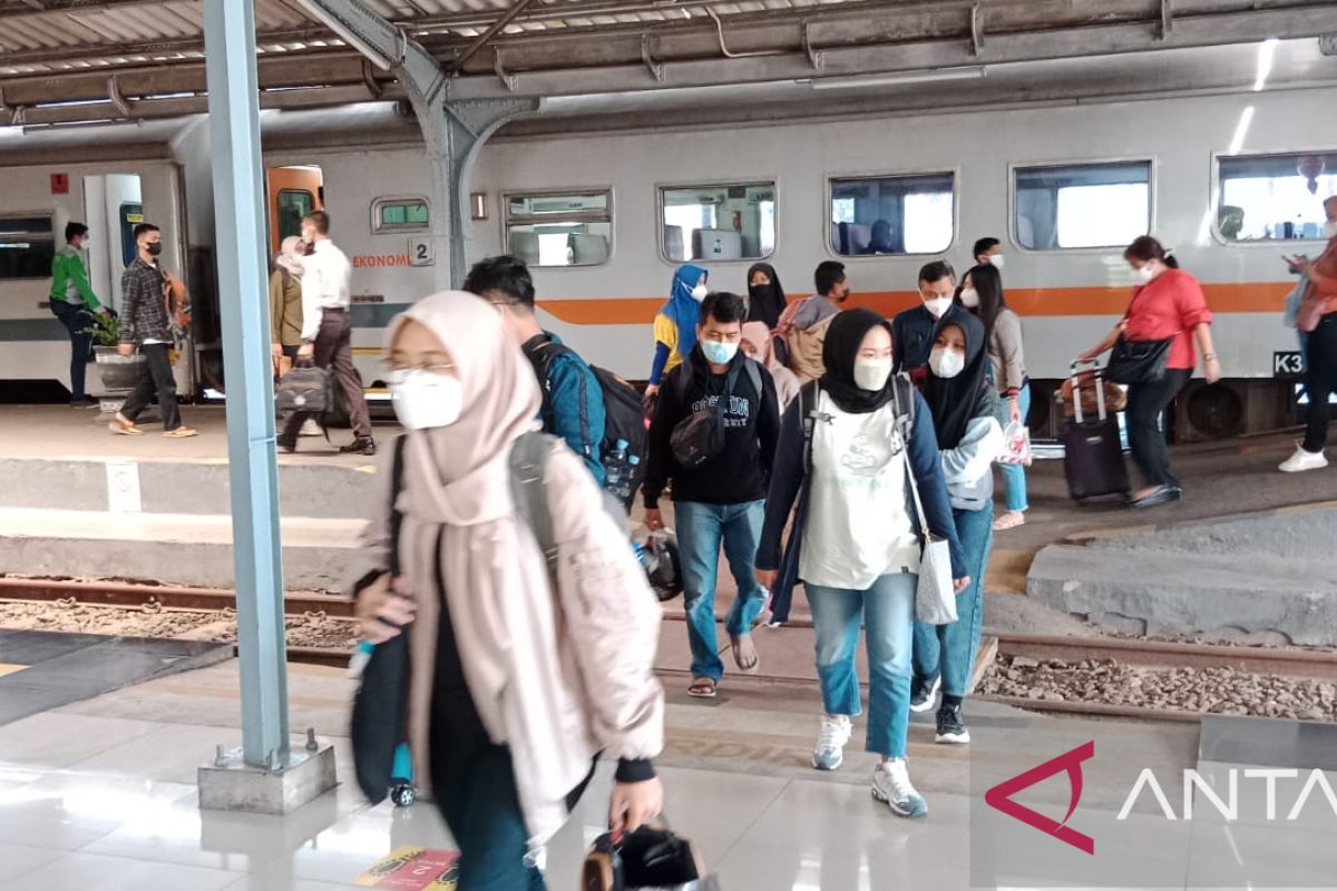 Okupansi penumpang kereta di Stasiun Jember cenderung normal