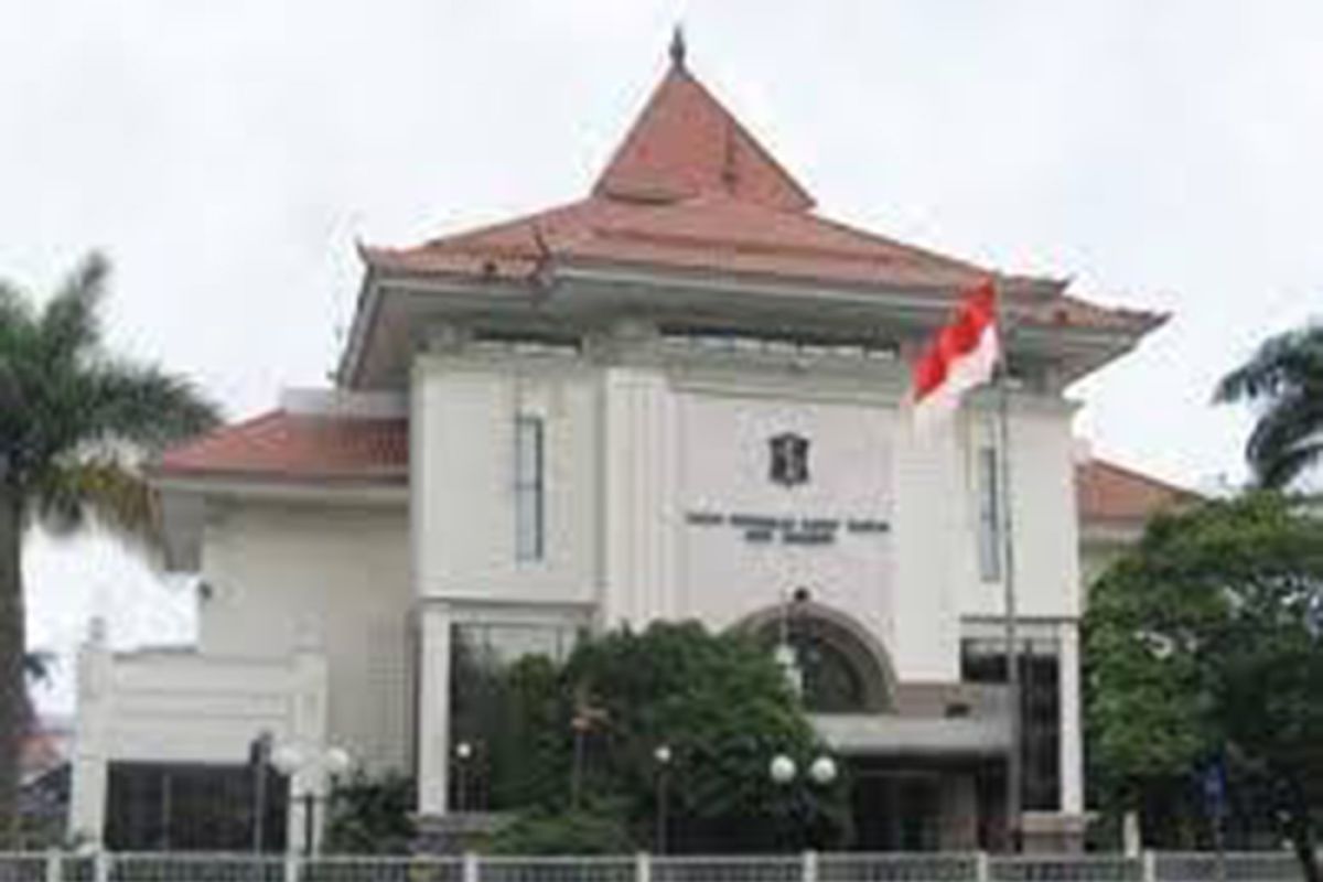Langgar aturan, DPRD rekomendasikan dua bangunan di Kota Surabaya dibongkar