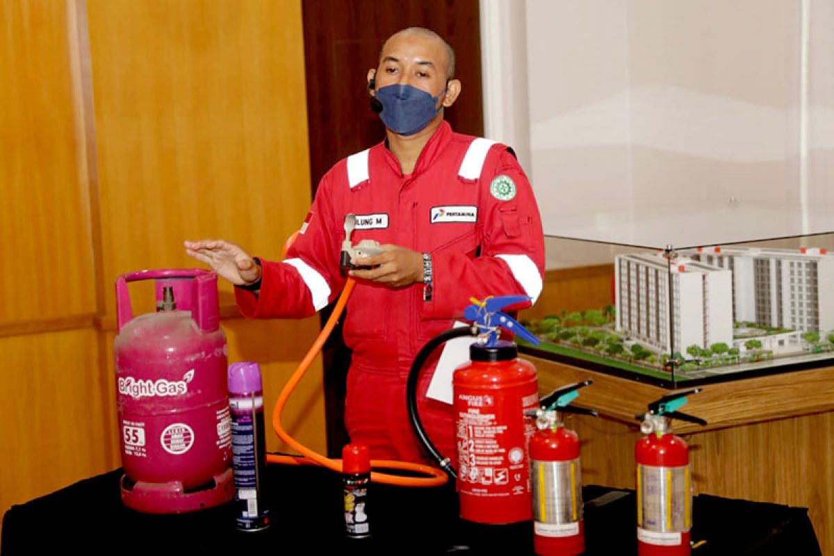 Pertamina Cilacap latih pemadaman kebakaran akibat kebocoran tabung LPG