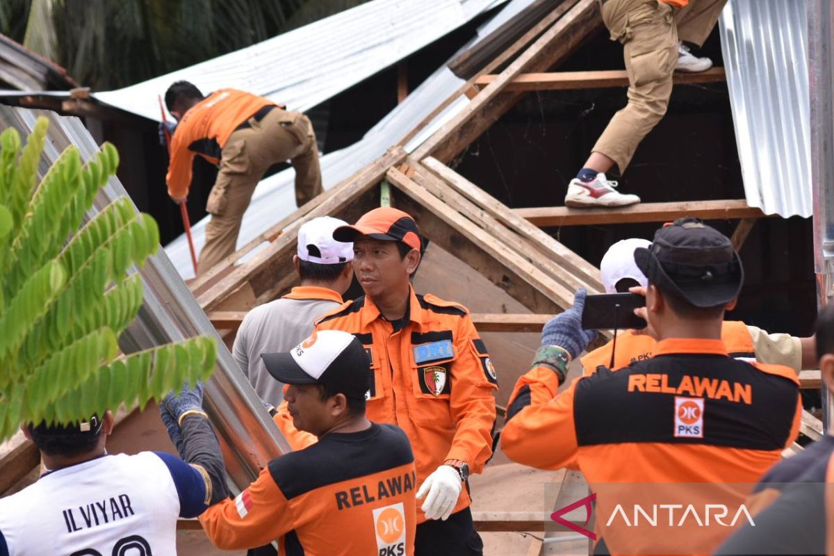 Ketua Majelis Syuro PKS turunkan 1.000 relawan ke Pasaman Barat