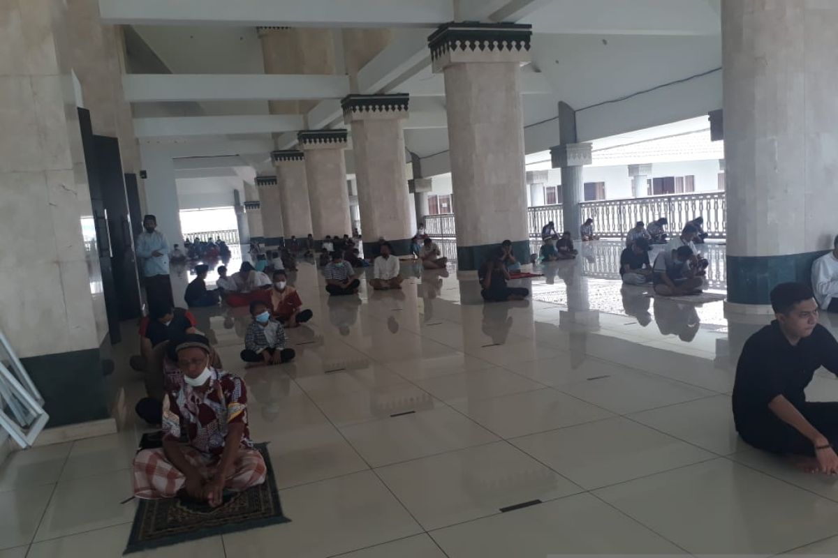 Masjid Raya KH Hasyim Asy'ari gelar shalat Tarawih kapasitas maksimal