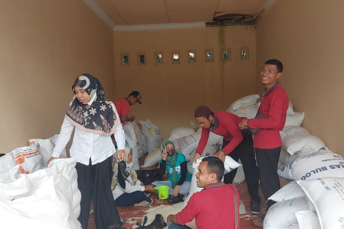 100 ton beras cadangan Lombok Timur habis terpakai tingkatkan vaksinasi
