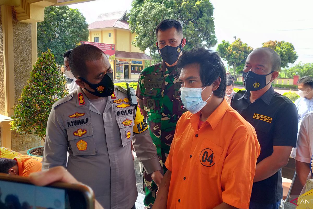 Pakai narkoba, Anak bunuh ayah tirinya gunakan kayu balok