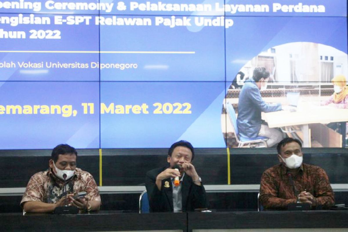 Mahasiswa Sekolah Vokasi Undip jadi relawan pengisian e-SPT Pajak