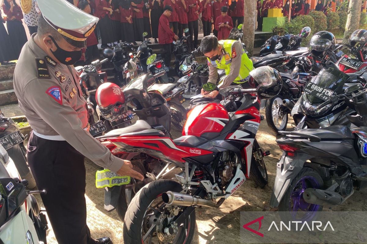 Polres Rejang Lebong razia knalpot brong sepeda motor pelajar
