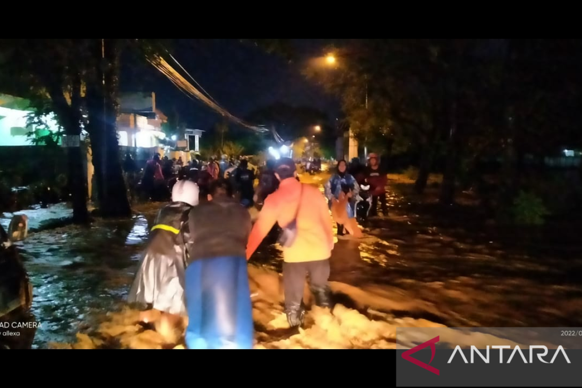 Banjir bandang di Tuban satu orang meninggal