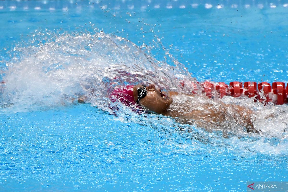 Perenang Siman dan Masniari kawinkan emas di nomor 50 meter gaya punggung