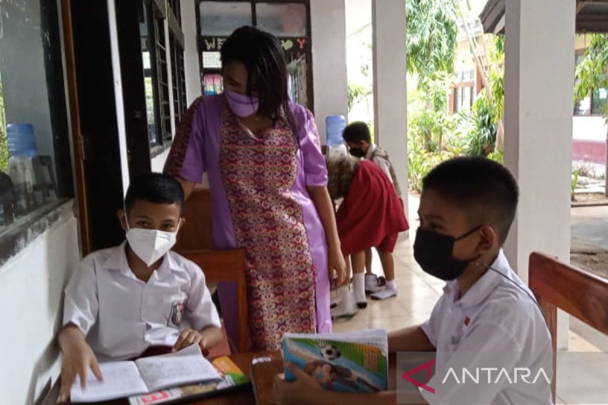 Anak-anak NTT Berselancar Mengenal Dunia Melalui Bahasa Ibu - ANTARA News