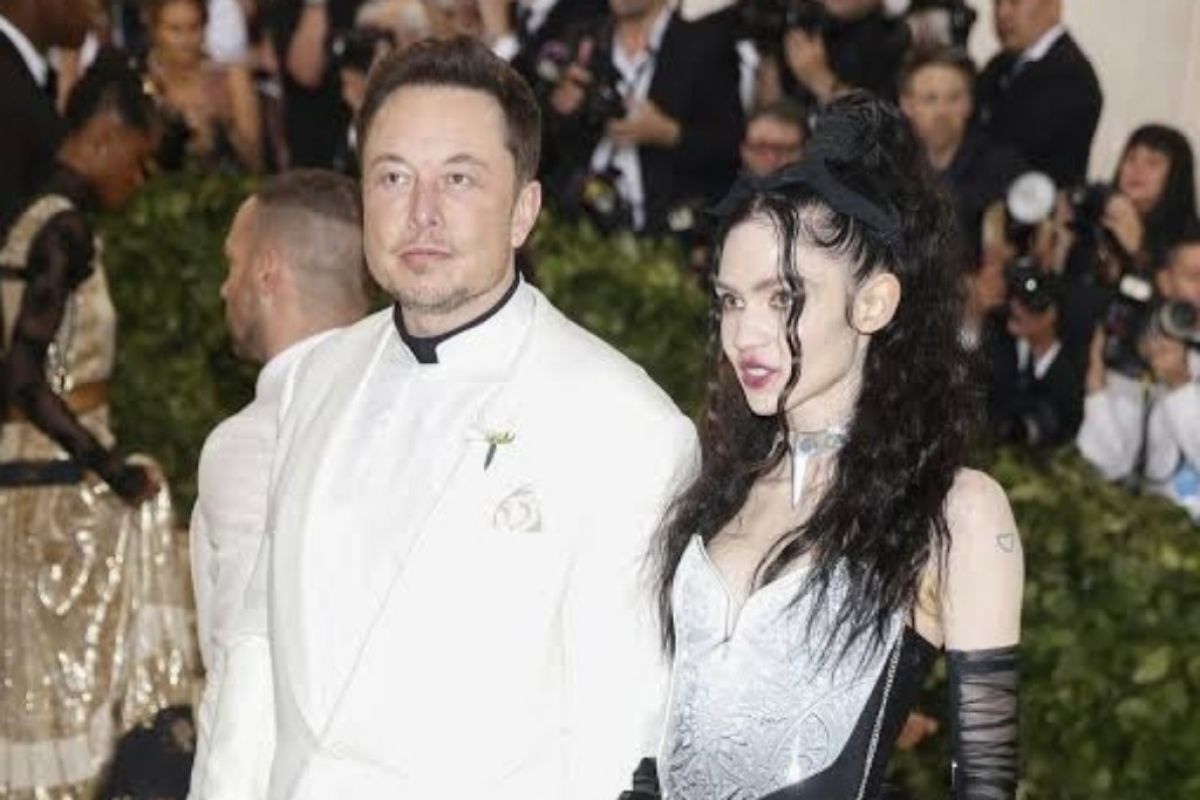 Elon Musk - Grimes sambut bayi perempuan, panggilannya "Y"