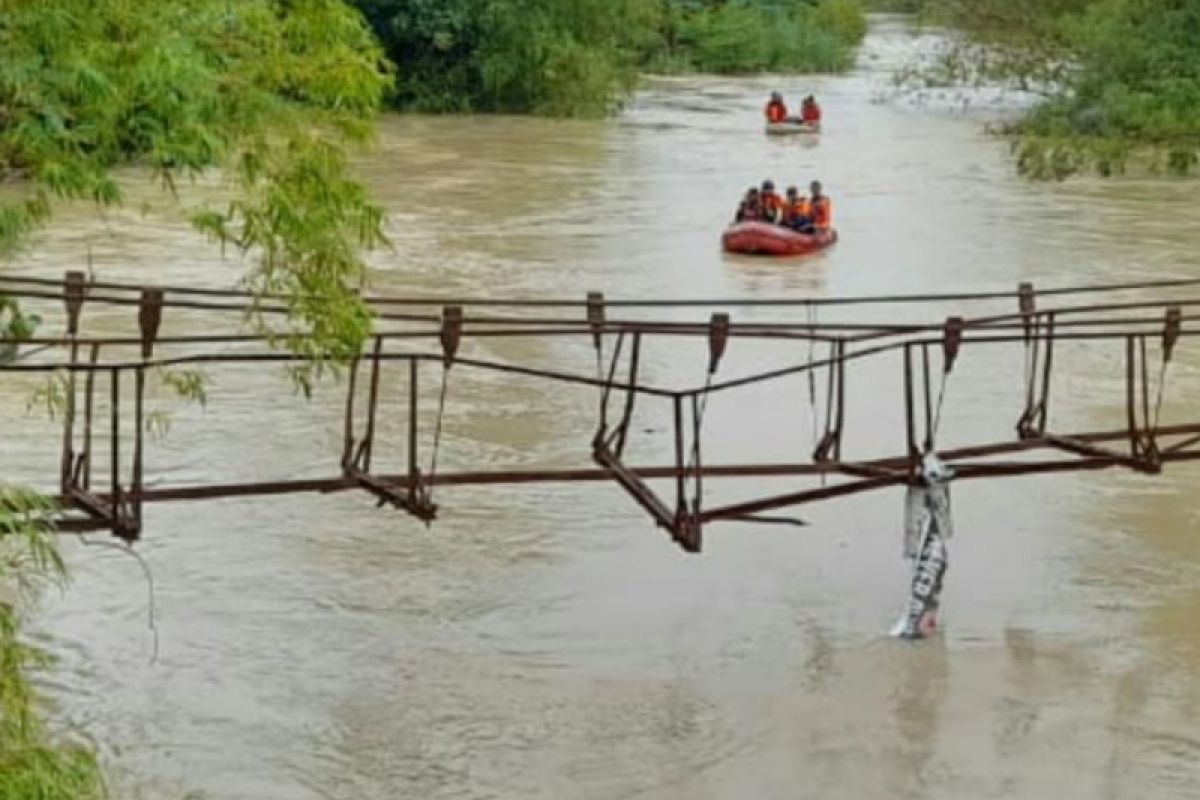 BPBD Grobogan masih mencari dua anak tenggelam di Sungai Tuntang