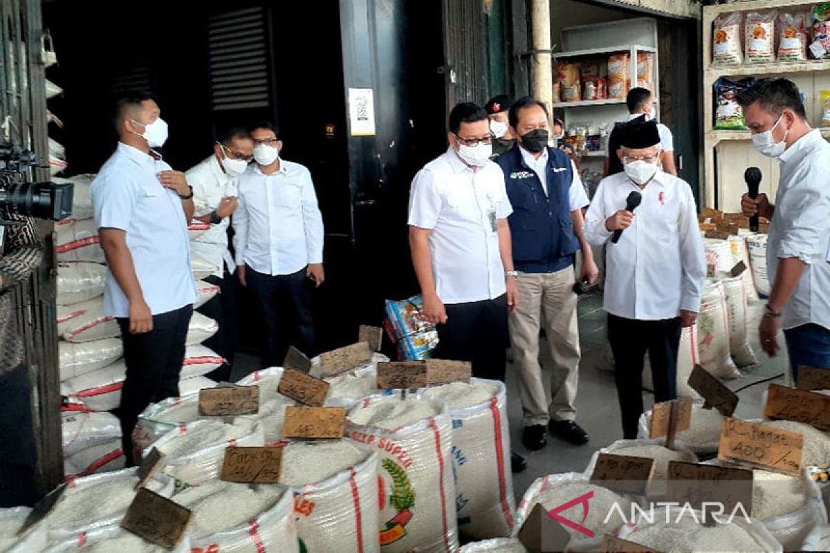 Wapres cek ketersediaan beras jelang puasa di Pasar Cipinang