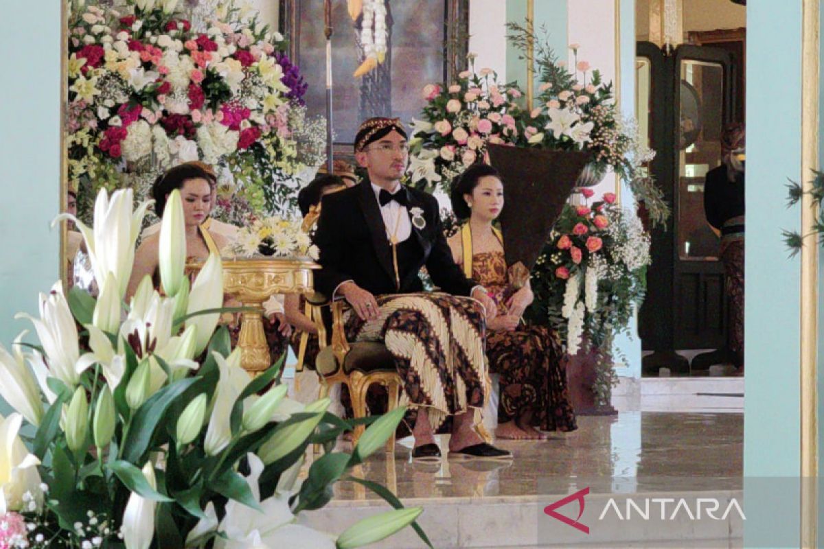 Gusti Pangeran Haryo Bhre Cakrahutomo resmi menjadi KGPAA Mangkunegara X