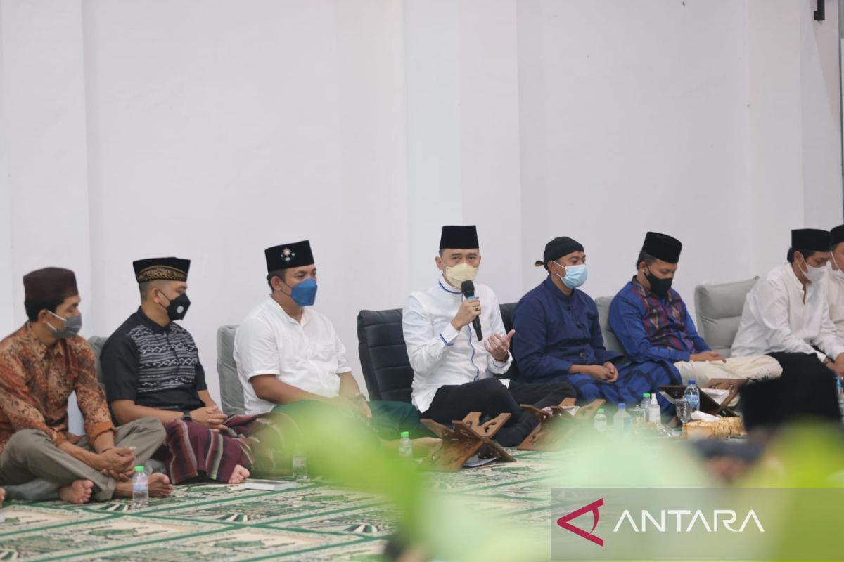 Ibas berdoa bersama di  Pacitan kenang 1.000 hari Ani Yudhoyono wafat