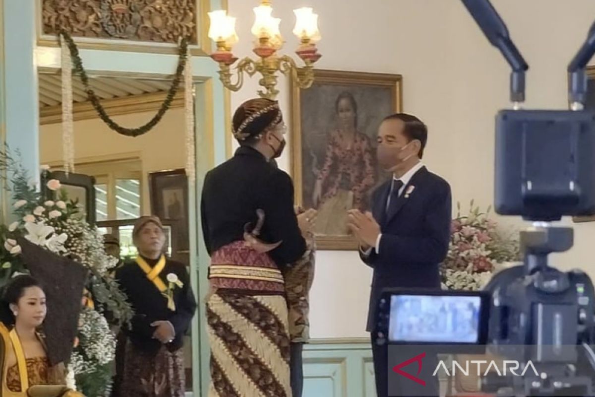Presiden Joko Widodo hadiri pengukuhan KGPAA Mangkunegara X