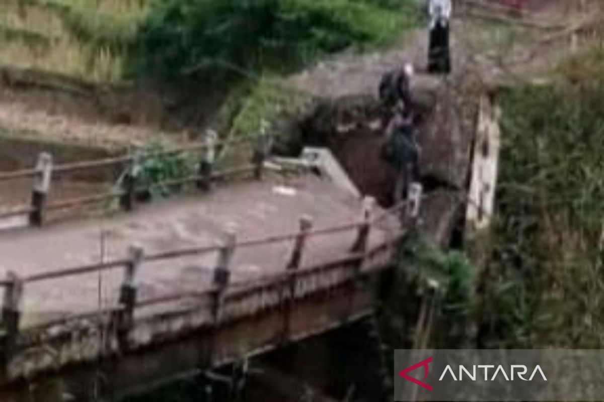 PUPR Cianjur anggarkan biaya pembangunan jembatan putus sebesar Rp12 miliar