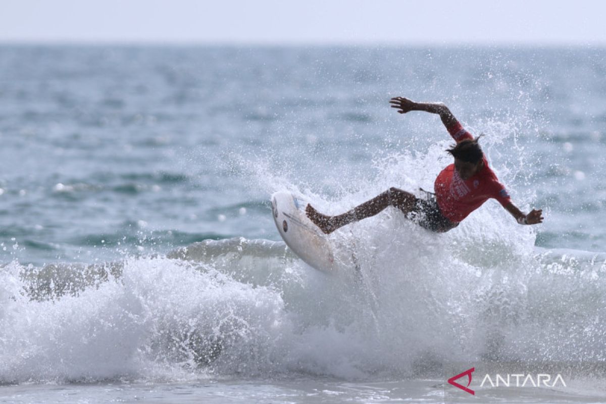 Peselancar Indonesia Dhany Widianto sabet emas di ASF Asian Surfing Championship 2023 di Maladewa