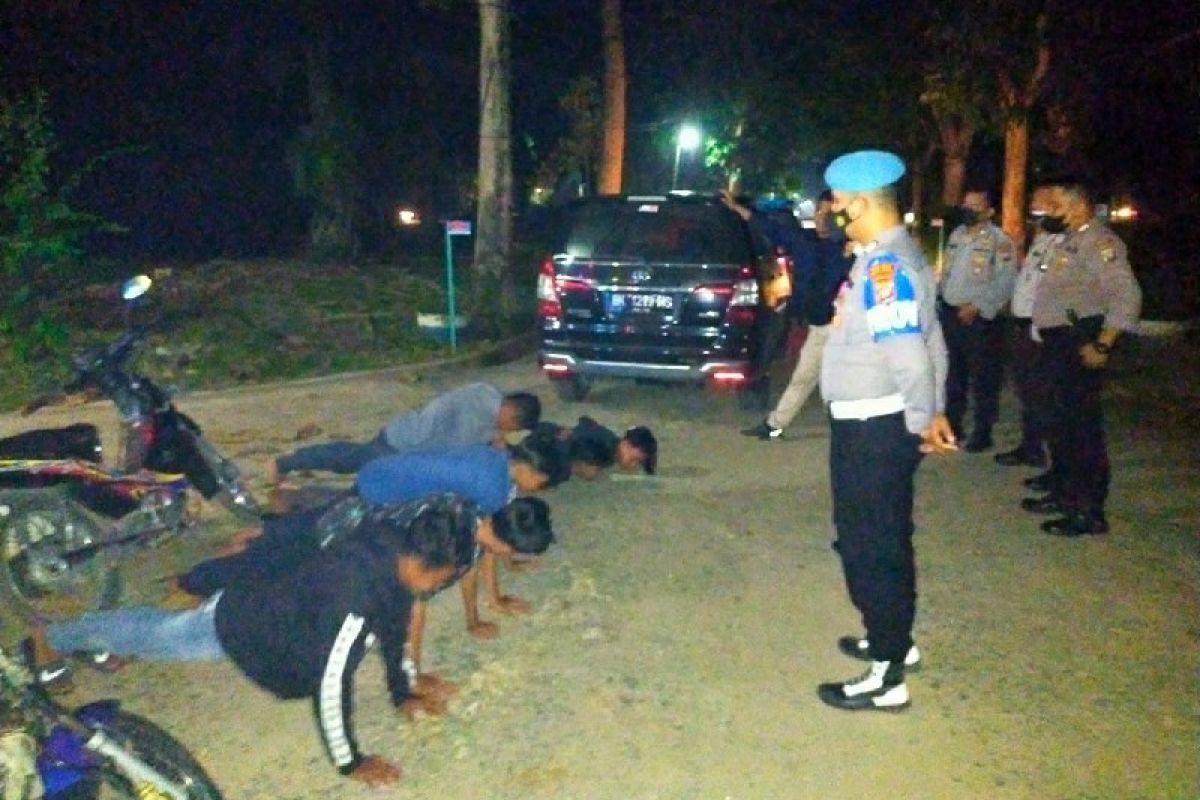 Polisi bubarkan aksi balap liar di Batubara, puluhan remaja tunggang-langgang