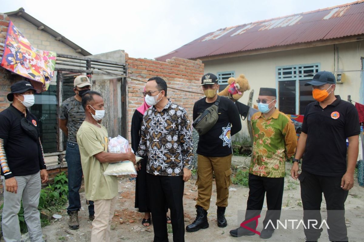 Pemkab Kabupaten Bangka Tengah bantu 50 rumah rusak diterjang angin