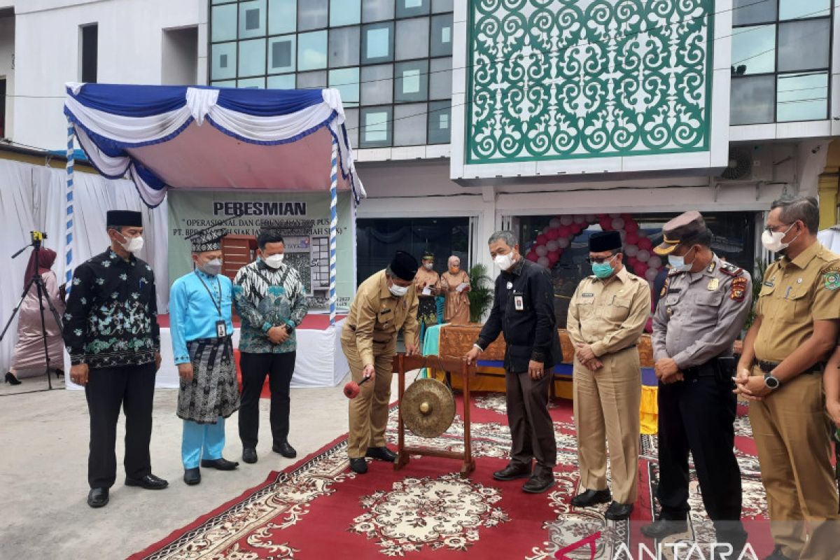 Diproses tiga periode bupati, Bank Syariah Siak ini akhirnya resmi beroperasi