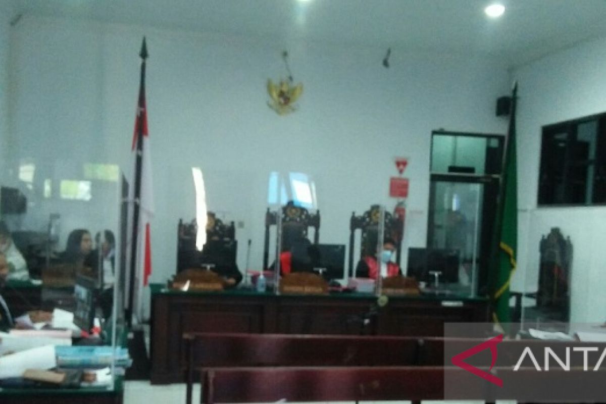 Hakim tegur saksi mahkota di sidang korupsi dana desa Haria Maluku