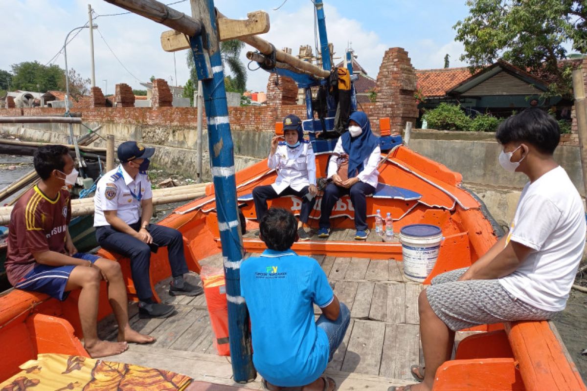 Kemenhub beri penyuluhan keselamatan pelayaran pada nelayan Cirebon