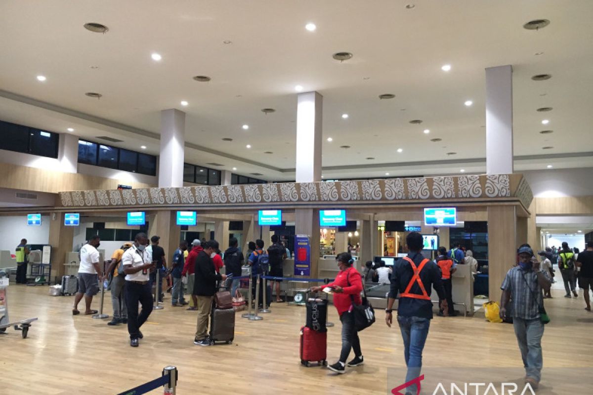 Trafik penumpang di Bandara Sentani selama Februari 2022 naik 37 persen