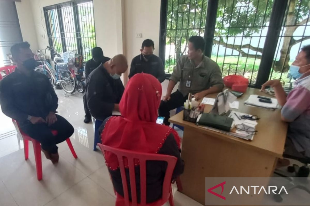 Disperindag Bangka Belitung inspeksi gudang pastikan stok minyak goreng aman