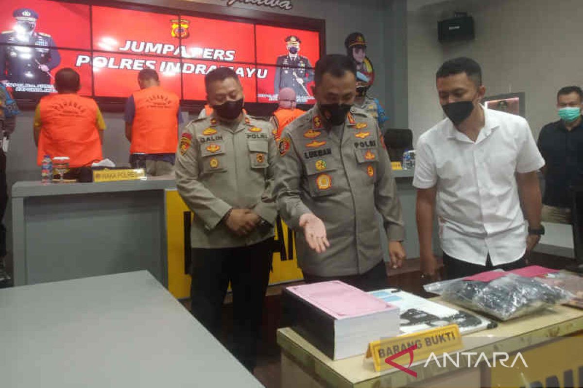 Polisi Indramayu tangkap empat tersangka korupsi dana COVID-19
