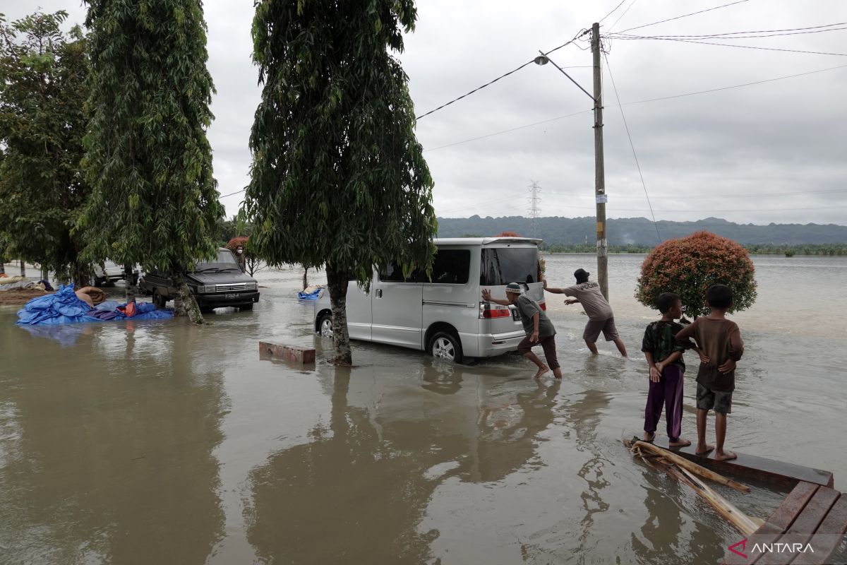 BMKG peringatkan potensi hujan lebat sebagian besar wilayah Indonesia