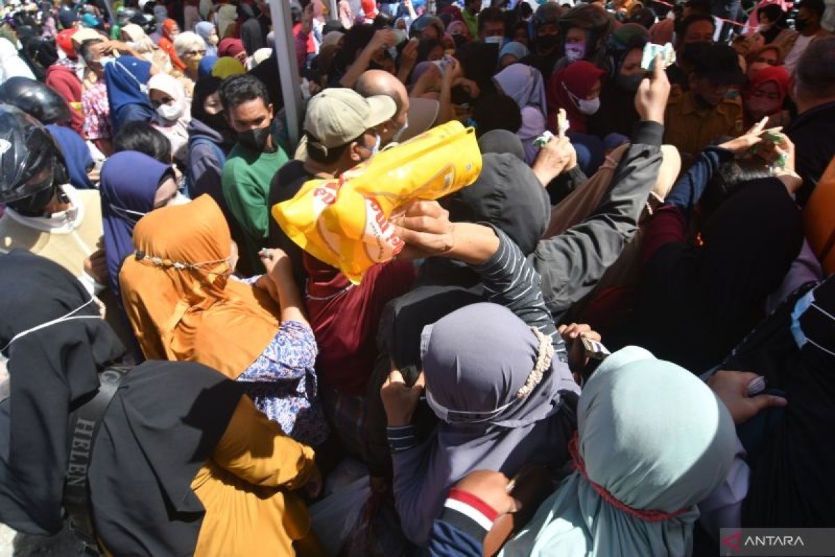 Penimbun minyak goreng di Bengkulu terancam hukuman tujuh tahun penjara