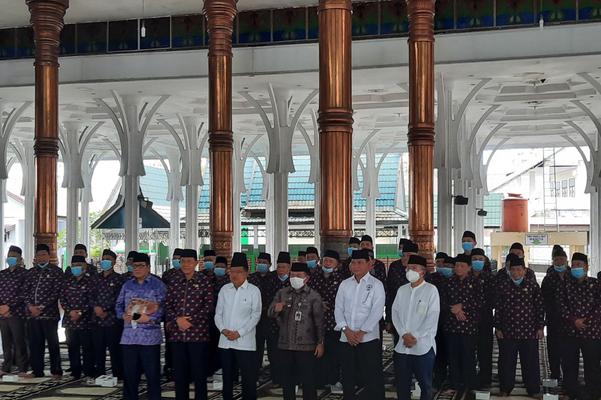 Jusuf Kalla imbau pengurus masjid perbaiki sistem pengeras suaranya