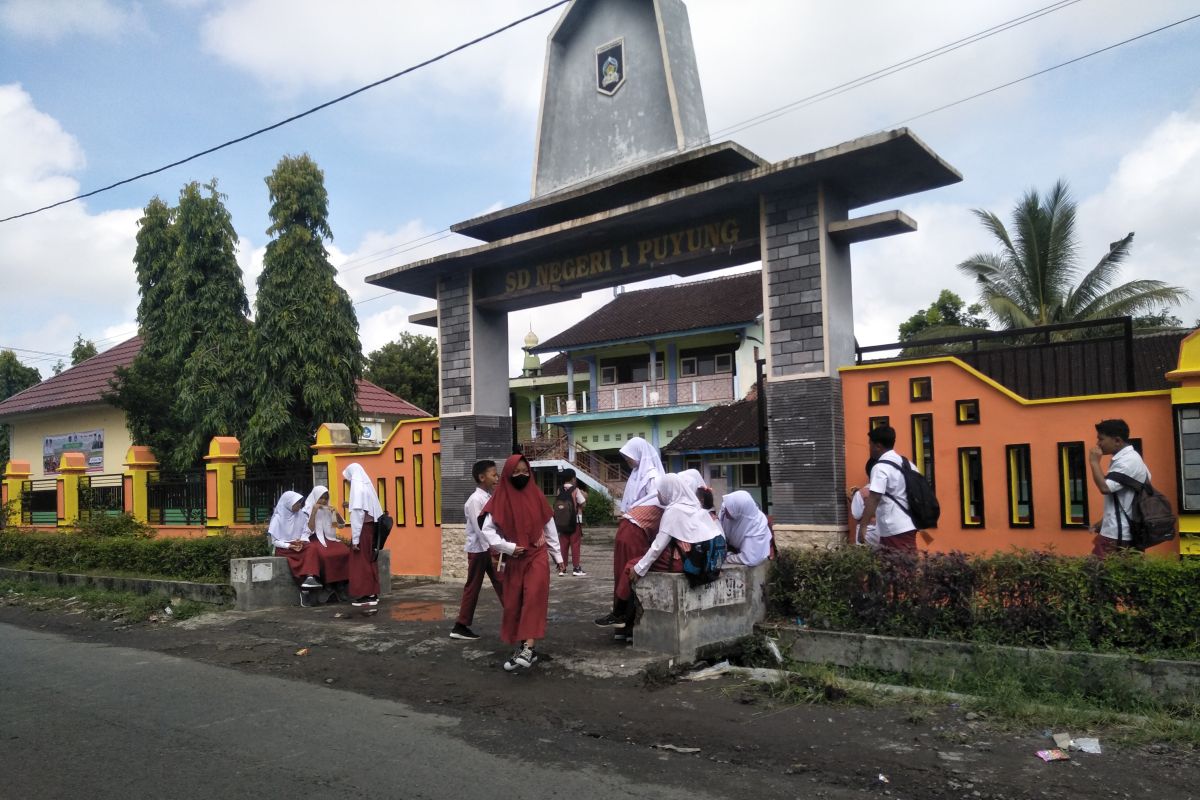 Pemkab Lombok Tengah kembali menerapkan belajar tatap muka penuh