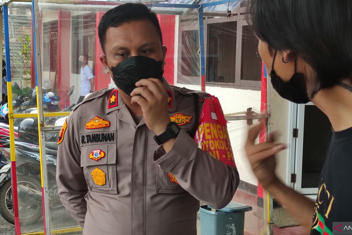 Seorang mahasiswi pamit ke kampus ternyata gantung diri