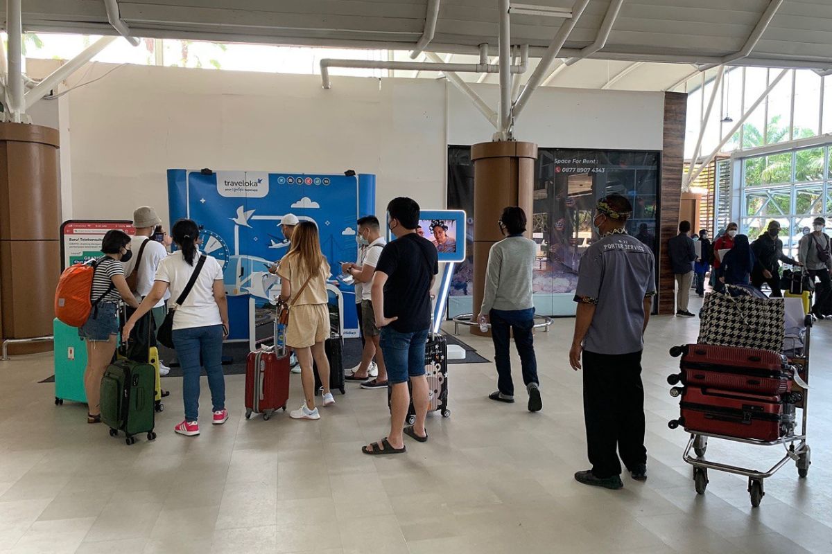 Traveloka buka booth di Bandara Internasional Lombok