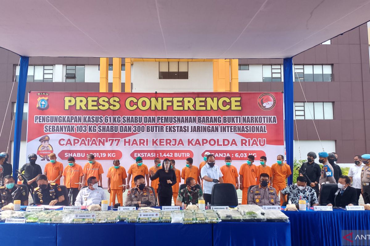 Polda Riau dan Bea Cukai berkolaborasi ungkap penyelundupan narkoba