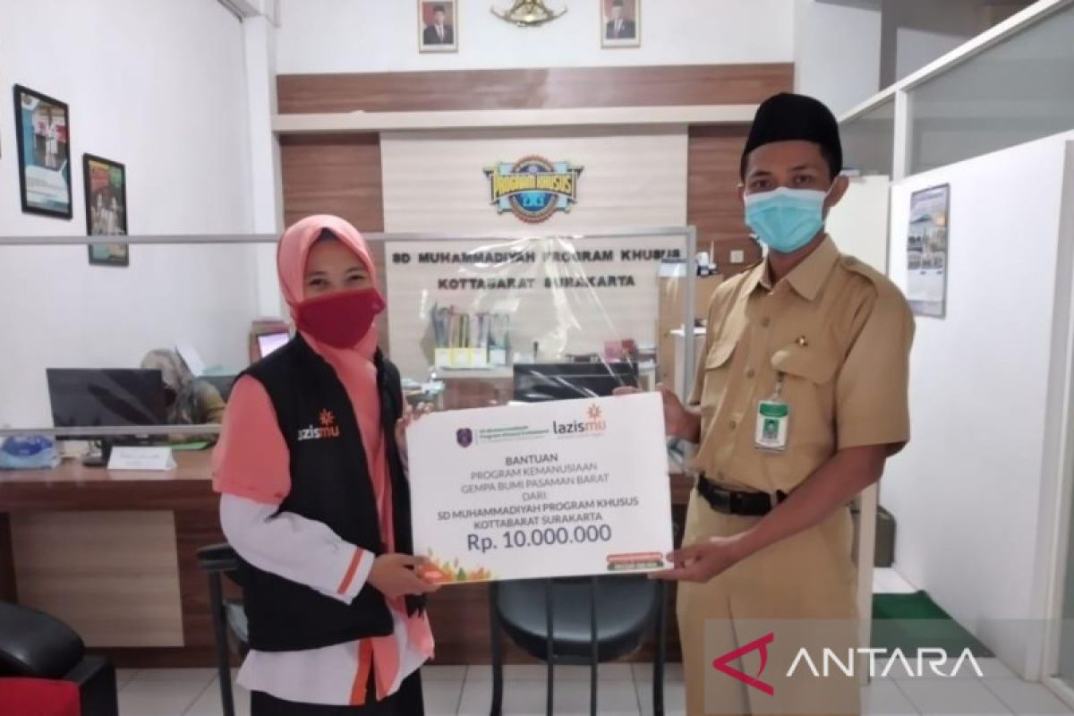 SD Muhammadiyah Surakarta bantu korban gempa Pasaman Barat