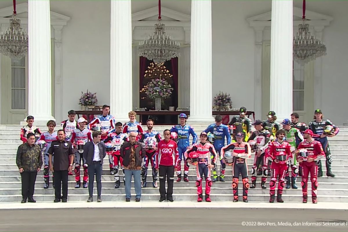 Presiden Jokowi sambut pebalap MotoGP di Istana Merdeka