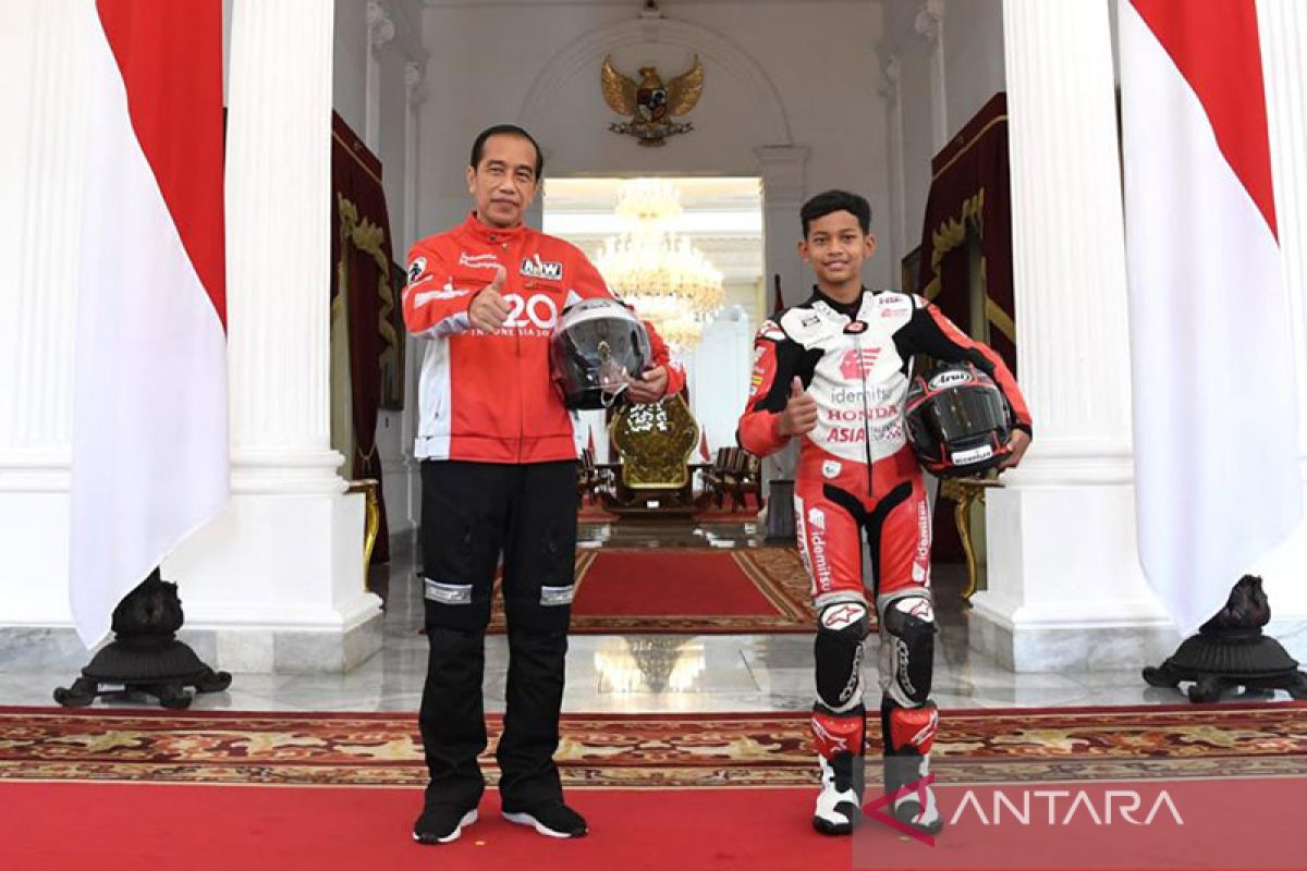 Dua pebalap muda Indonesia bertemu presiden dan ikut parade MotoGP
