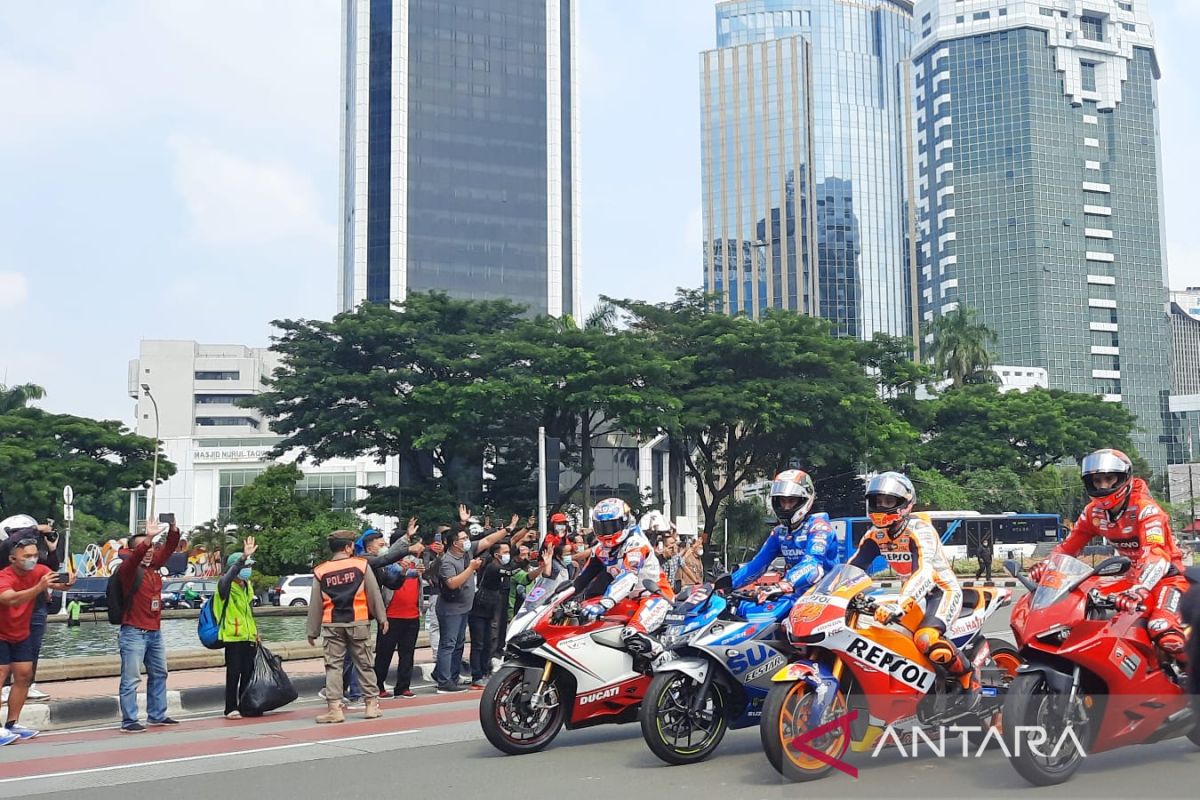 Kemarin, daftar motor parade MotoGP hingga BTS akan tampil di Grammy