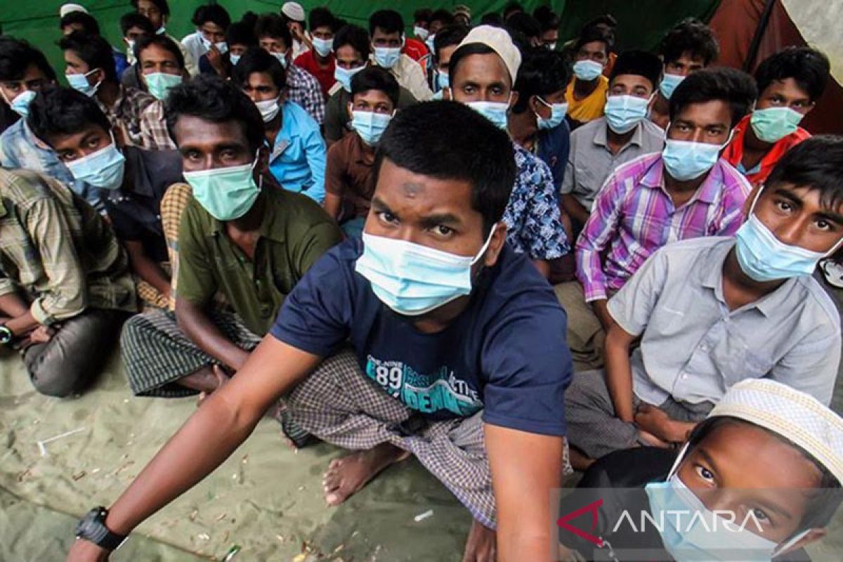 Over 100 Rohingya immigrants take shelter in Aceh emergency tents
