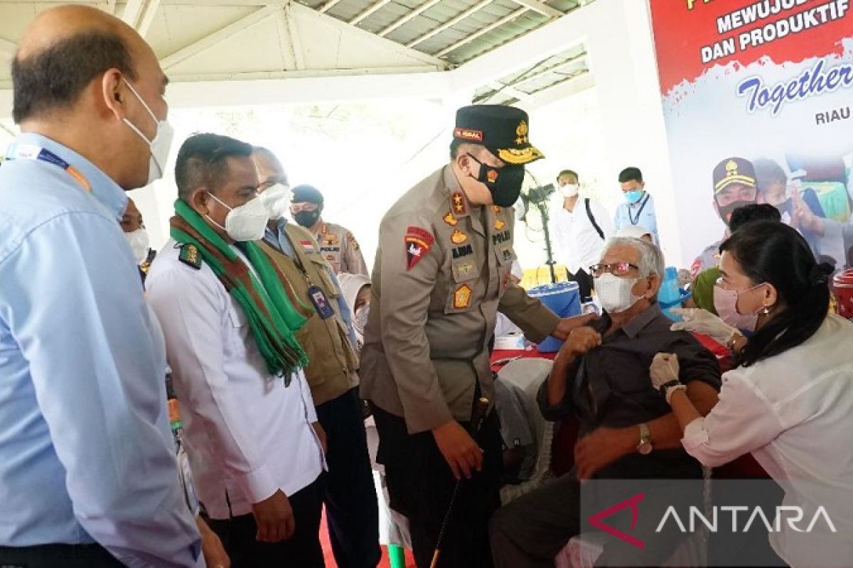 Kunjungi PT RAPP, Kapolda Apresiasi Capaian Vaksinasi Kabupaten Pelalawan